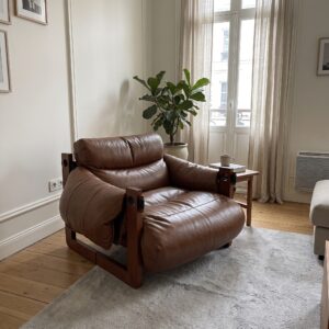 KADRIE Oiled Leather Jersey Island Casual Chair